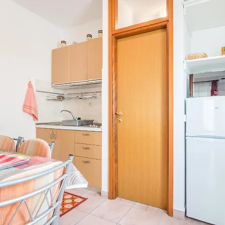 Cheap Tanja Trogir
