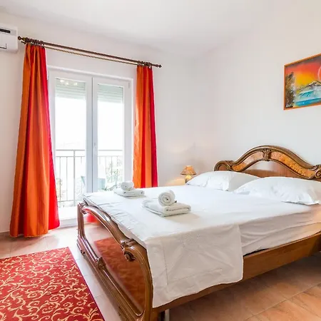 Cheap Tanja * Trogir